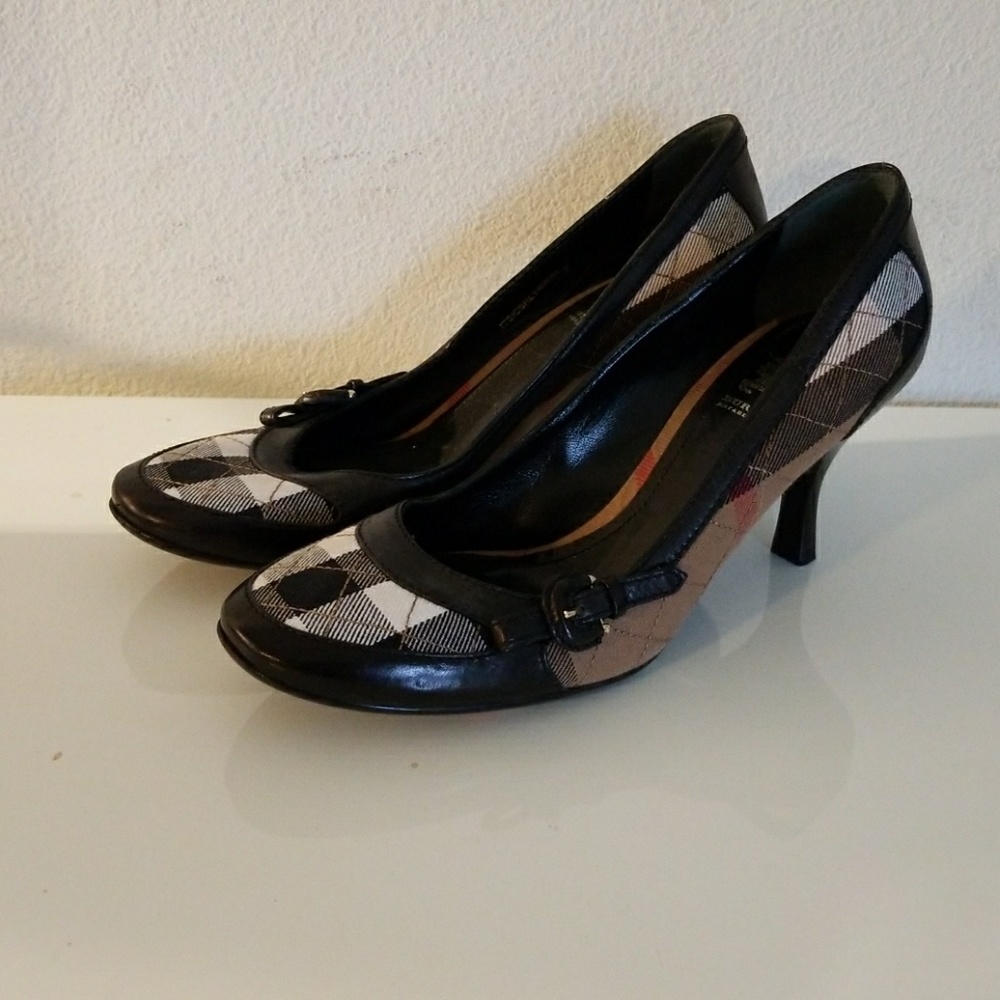 Burberry pumps size 36 1/2